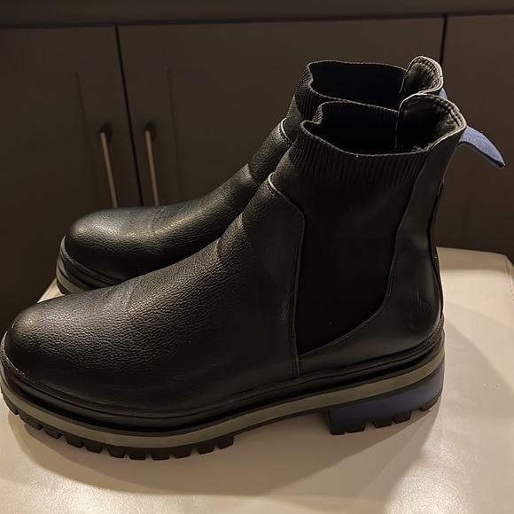 Women’s Nautica Lug Boots Size 10 - Picture 3 of 7